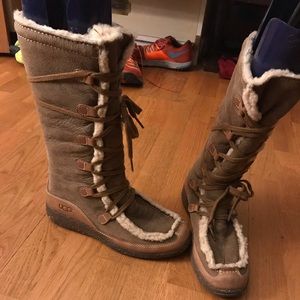 Ugg shearling/lambs wool laceup boots tan/ brown 9